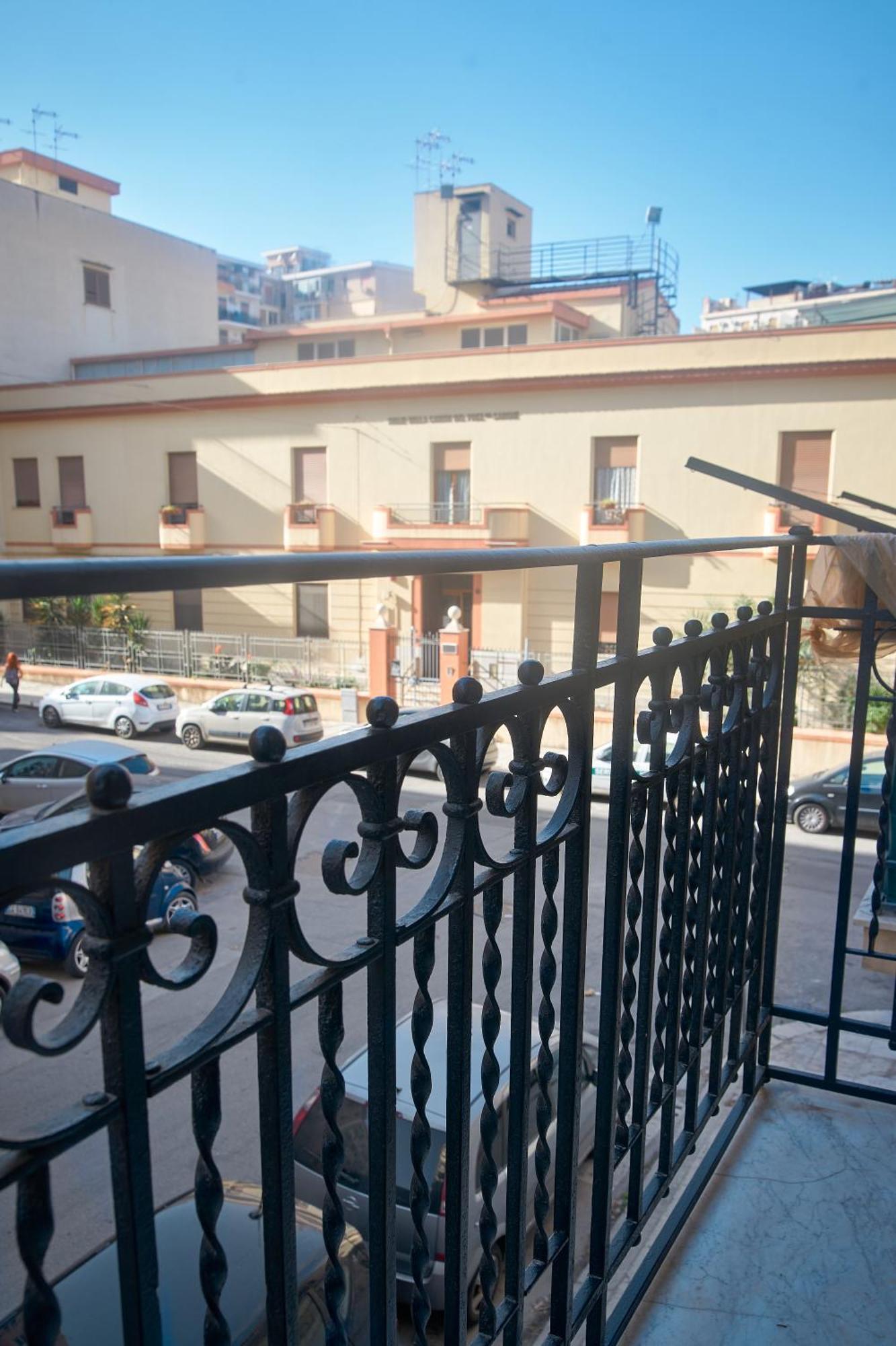 D'Aragona Guest House Palermo Exteriör bild